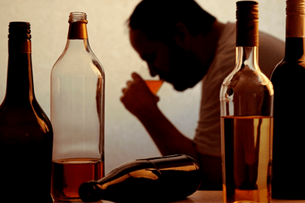 Alkollü içecekler erkek gücünü olumsuz etkiler